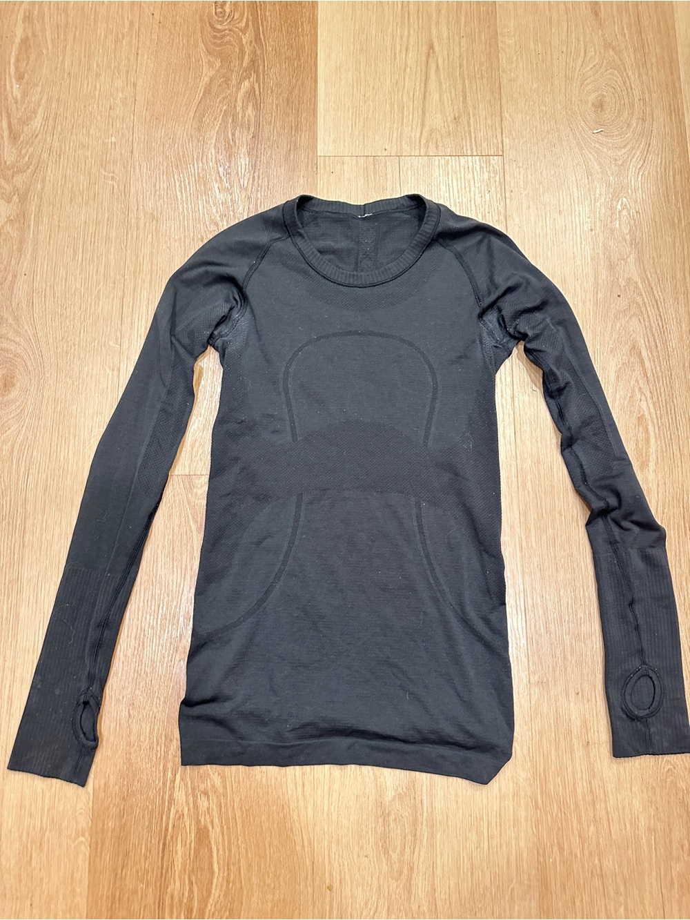 lululemon black long sleeve workout top